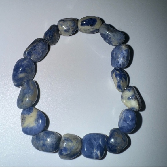 Sodalite bracelet healing crystals stretchy blue rock crystal geode natural boho - Picture 2 of 6